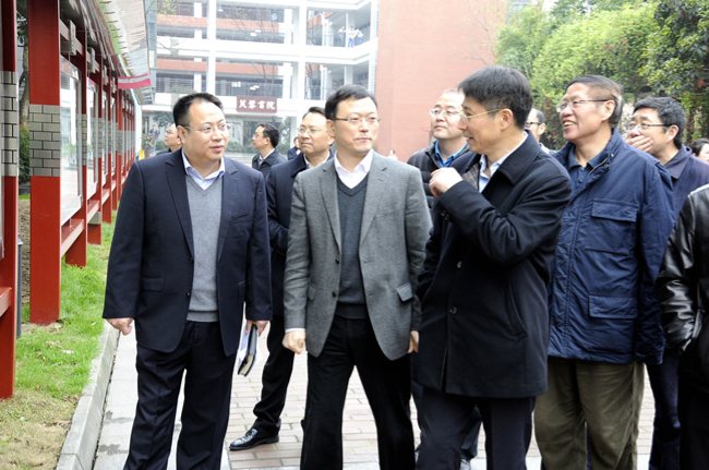 http://www.cdedu.gov.cn/ckfinder/userfiles/images/2016_3_11%ef%bc%8c%e6%9c%b1%e4%b8%96%e5%ae%8f%e5%8e%85%e9%95%bf%e5%88%b0%e6%88%90%e9%83%bd%e4%b8%83%e4%b8%ad%e8%b0%83%e7%a0%94_%e5%89%af%e6%9c%ac.jpg